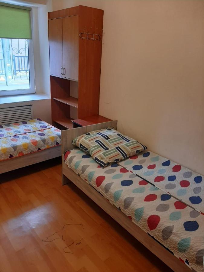 Фэмили Хостел Almaty Ngoại thất bức ảnh